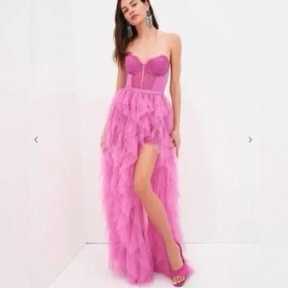 X REVOLVE Bustier Gown in Pink
For Love and Lemons - Picture 4 of 10